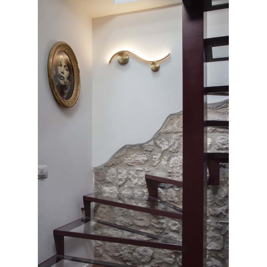 Redo 01-3109 - LED-seinävalaisin WAVE LED/9W/230V messinki