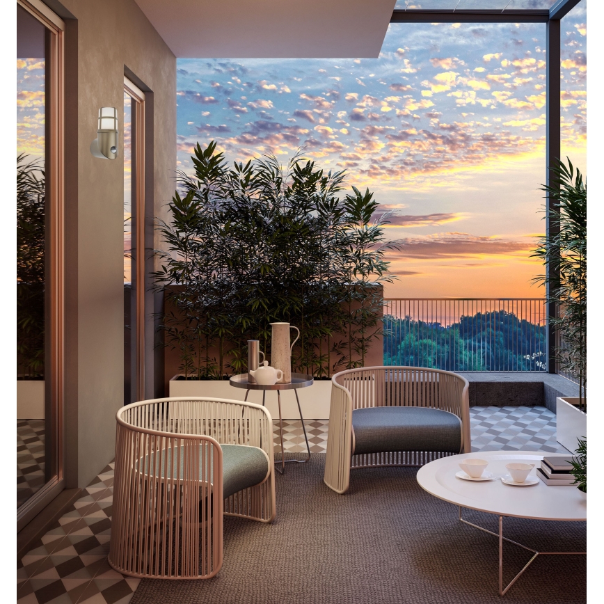 Redo 90199 - Ulkovalo anturilla TRITON 1xE27/28W/230V IP54 messinki