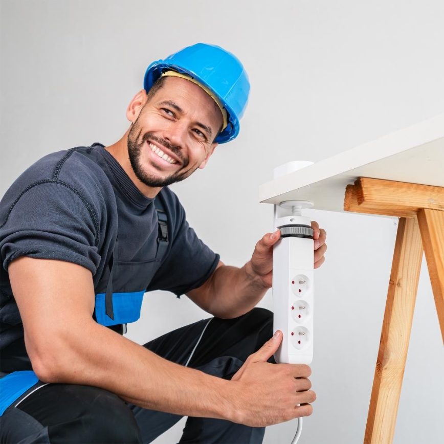 Jatkojohto pöytäkiinnityksellä 3 pistorasiaa (E-tyyppi) + 2xUSB-A + 1xUSB-C 1,5m valkoinen