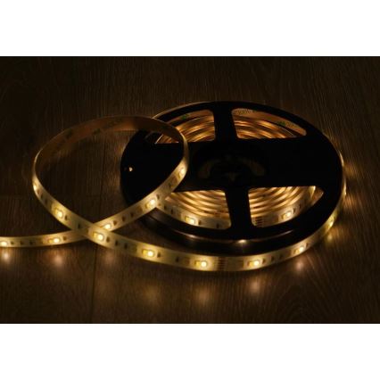 LED RGBW älykkäästi himmennettävä nauha 5m LED/230V 2700-6500K Wi-Fi Tuya + kaukosäädin