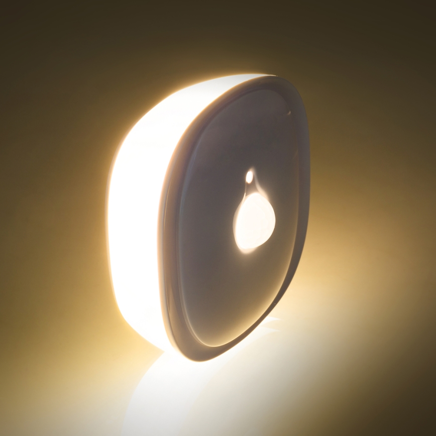 LED-yövalo anturilla LED/0,45W/3xAAA 3000K valkoinen