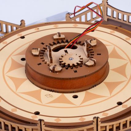 RoboTime - 3D-palapeli soitinlaatikkoon Klassinen karuselli 5V