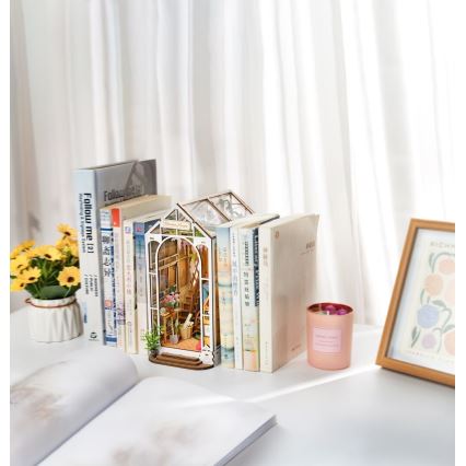 RoboTime - LED Kirjapidike Puutarha talo 3D puzzle 2xAAA