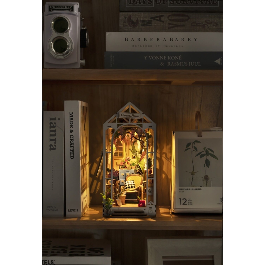 RoboTime - LED Kirjapidike Puutarha talo 3D puzzle 2xAAA