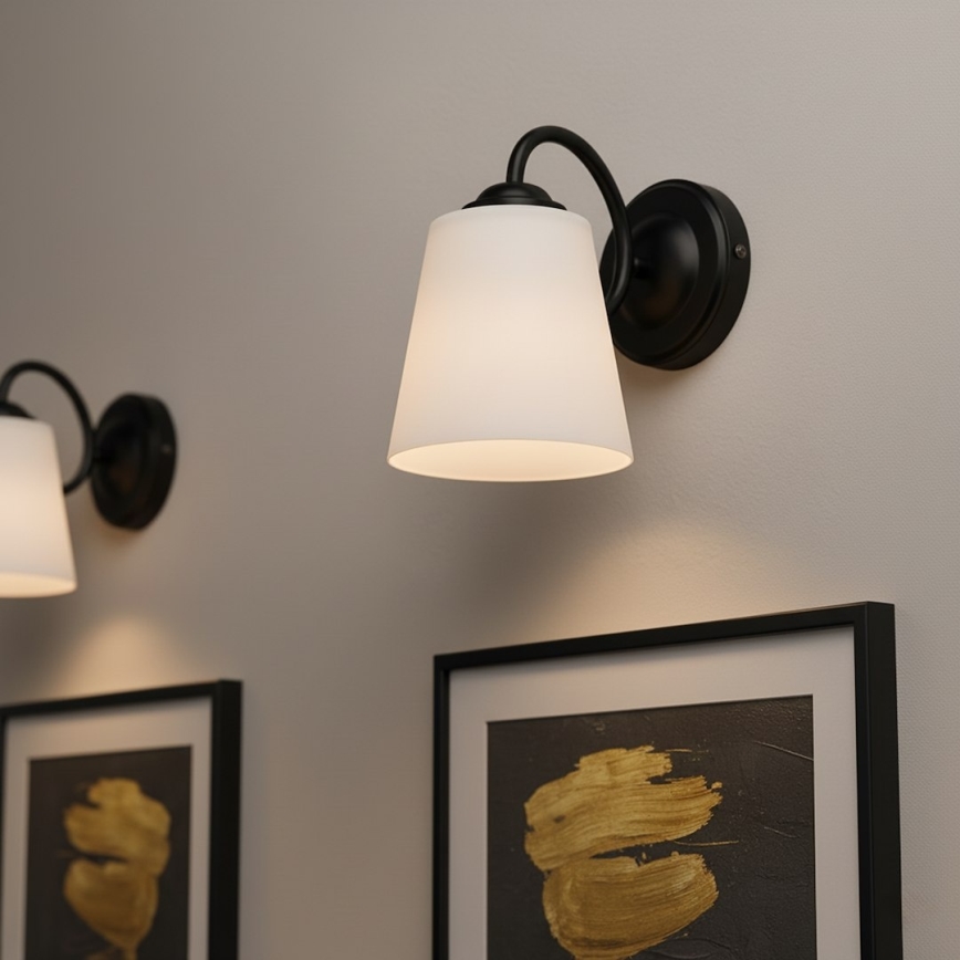 Seinävalaisin PAFOS 1xE27/15W/230V musta