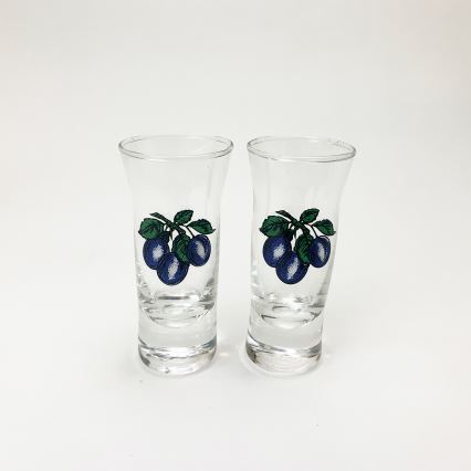 Setti 1x lasipullo tynnyrin muotoinen ja 2x kirkasta shottilasia, luumukuviointi