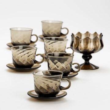 Setti 6x lasikuppia ja aluslautasta sekä 1x savunvärinen sokerikko