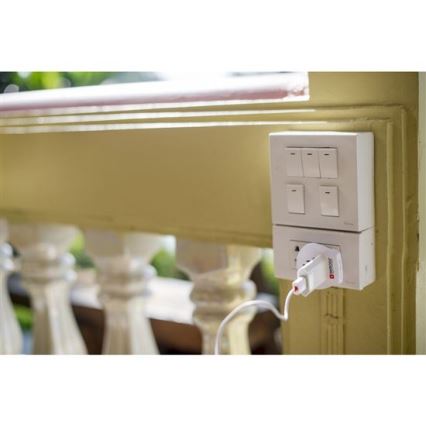 SKROSS - Yleismatkasovitin 230V