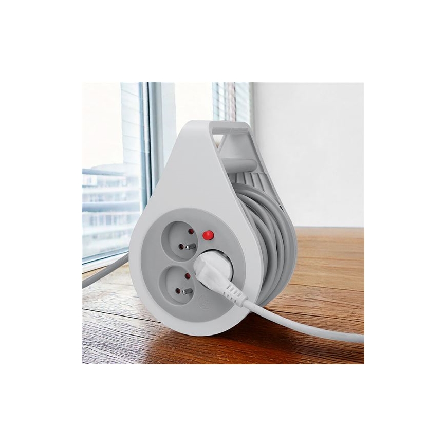 Kelallinen jatkojohto, 3 pistorasiaa, 10 m