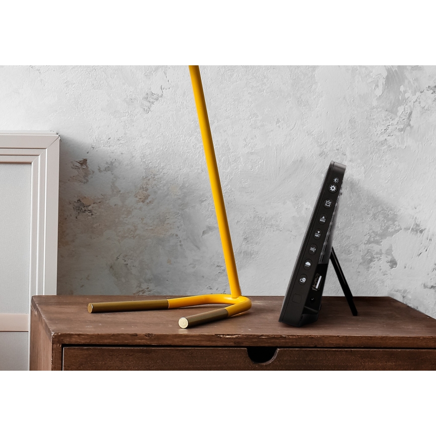 Ammattilaisella värillisellä LCD-näytöllä varustettu sääasema 5V/2xAA + 3xAA + 2xAA Wi-Fi Tuya