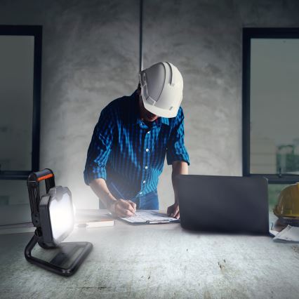 LED Himmennettävä rechargeable valonheitin LED/20W/4400 mAh 4000K IP54