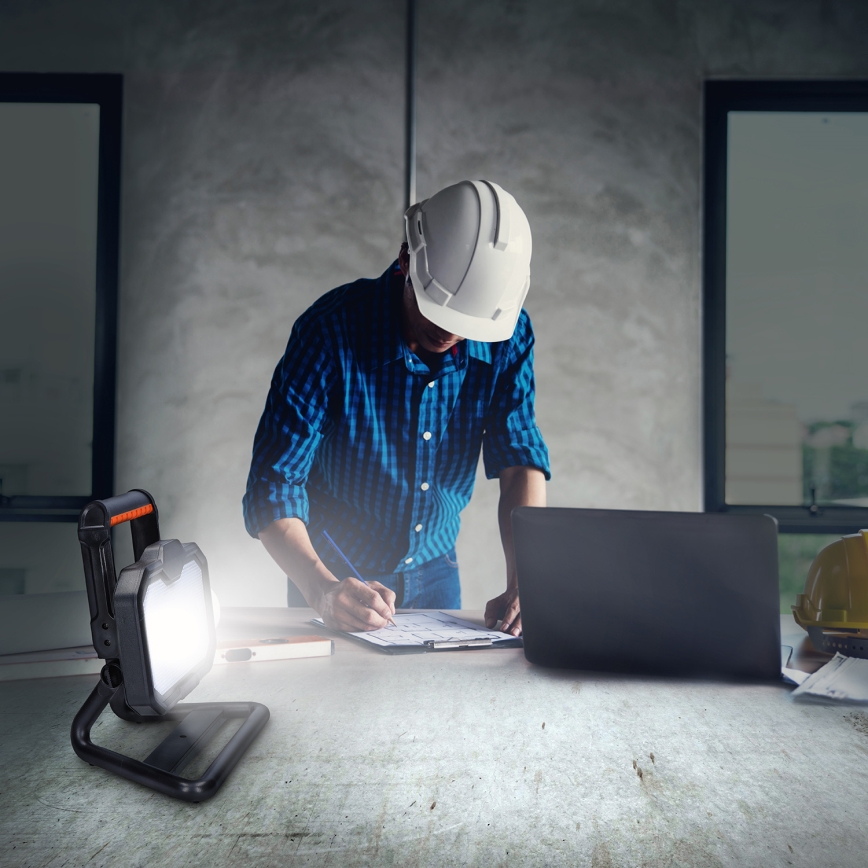 LED Himmennettävä rechargeable valonheitin LED/20W/4400 mAh 4000K IP54