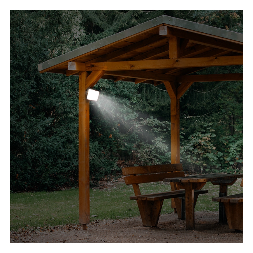 LED-ulkovalonheitin LED/50W/230V 4000K IP65