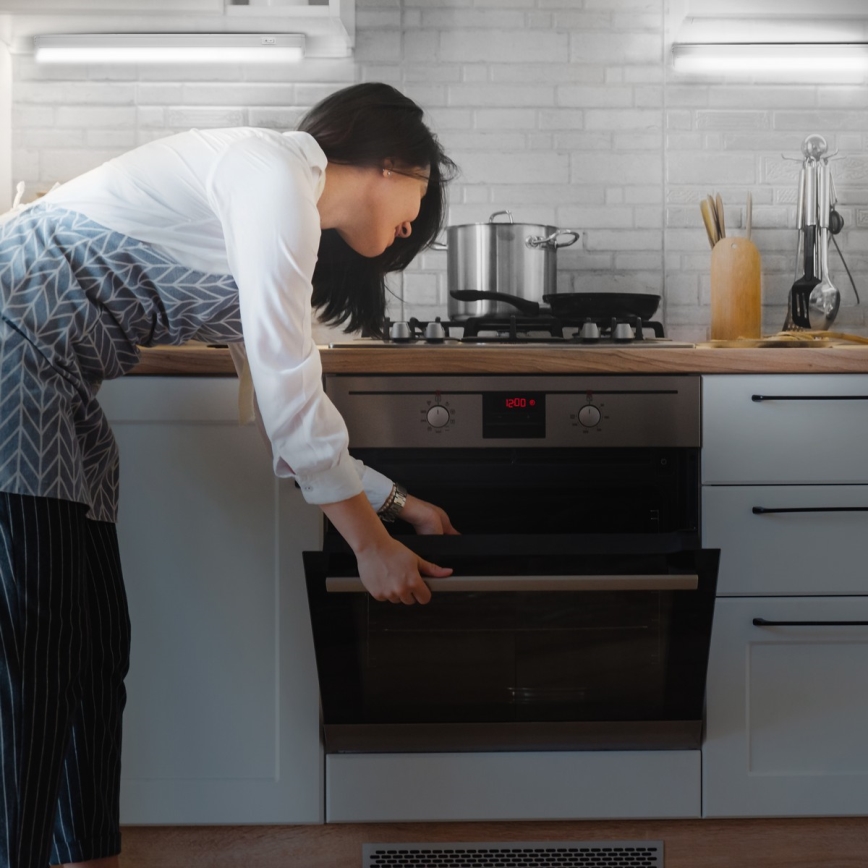 LED-alakaappivalaisin LED/4W/230V 4100K 28 cm