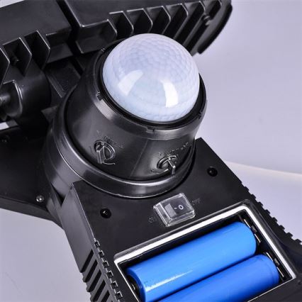 LED aurinkokennovalo liiketunnistimella 2000mAh LED/8W/3,7V IP44