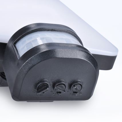 LED aurinkokennovalo liiketunnistimella LED/11W/3,7V 4400mAh 3000K/4000K/6500K IP54