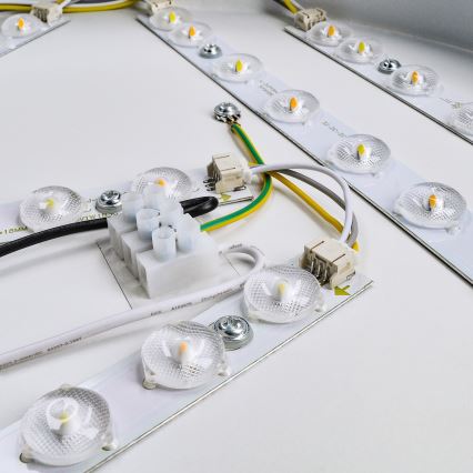 Himmennettävä LED-kattovalaisin LED/50W/230V 3000-6000K + kauko-ohjaus