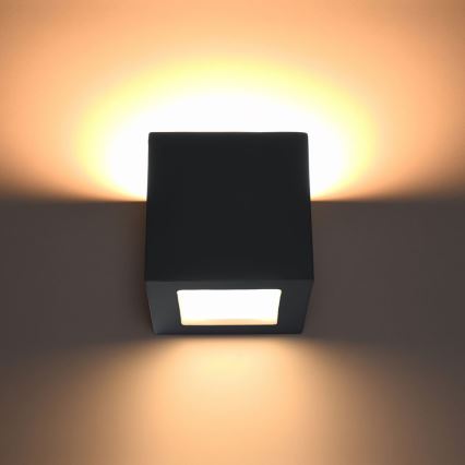 Seinävalaisin LEO 1xE27/60W/230V musta