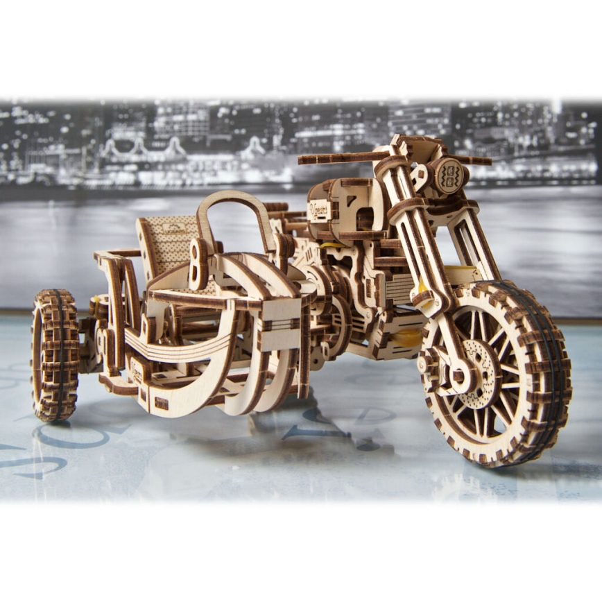 Ugears - 3D puinen mekaaninen palapeli Scrambler-moottoripyörä kärryllä