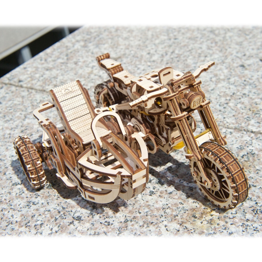 Ugears - 3D puinen mekaaninen palapeli Scrambler-moottoripyörä kärryllä