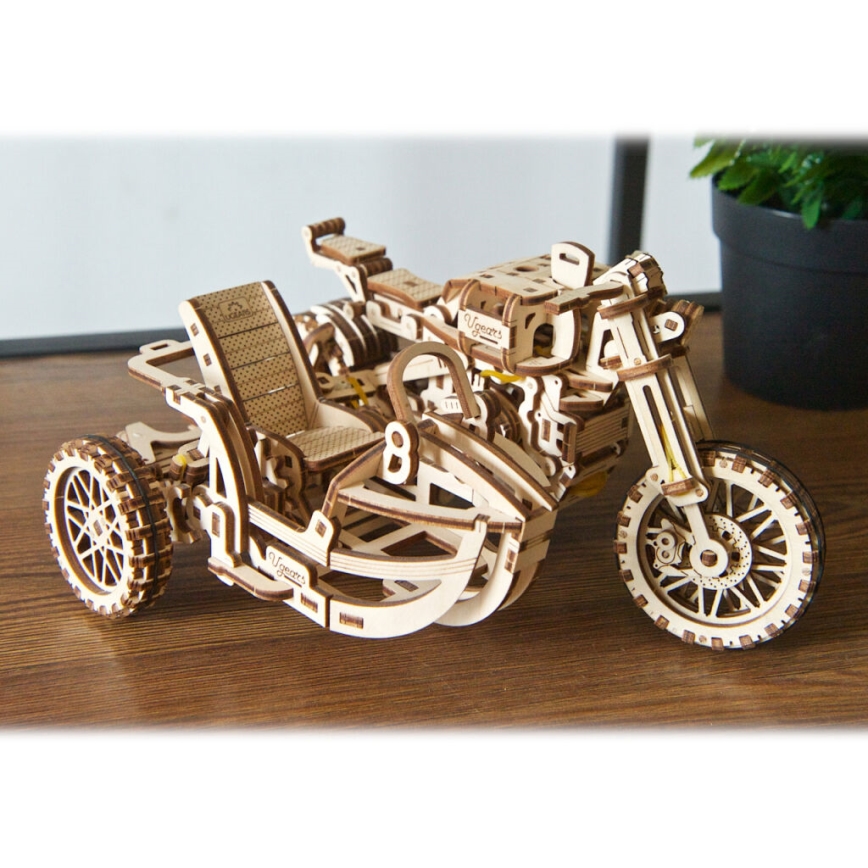 Ugears - 3D puinen mekaaninen palapeli Scrambler-moottoripyörä kärryllä