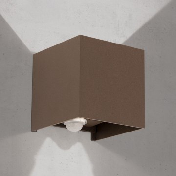 Ulkoseinävalaisin liiketunnistimella ja hämäräkytkimellä CUBE-S LED/13W/230V IP54 ruskea