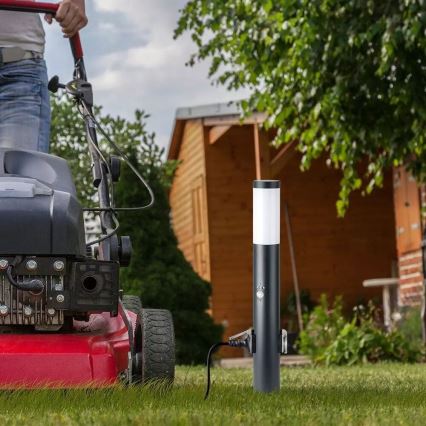 Ulkovalaisin anturilla ja 2 pistorasiaa SCHUKO 1xE27/60W/230V IP44 60cm musta