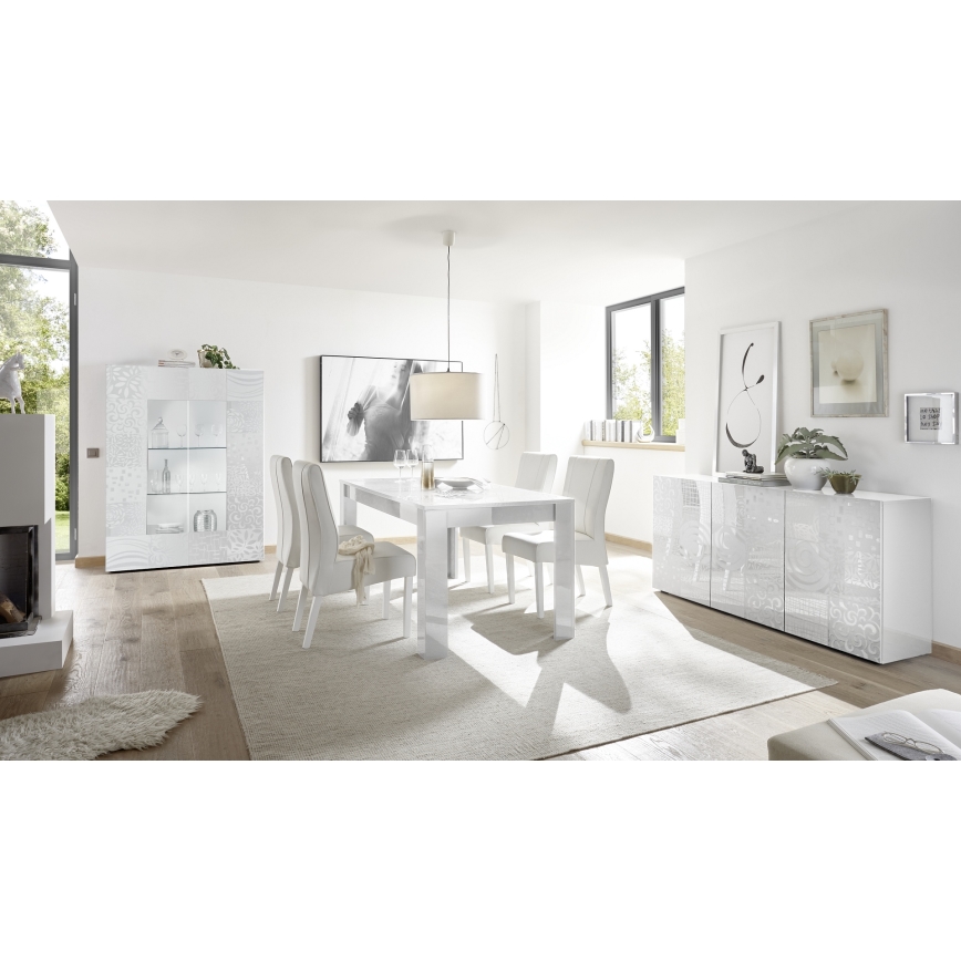 Valkoinen ARIA-vitriini