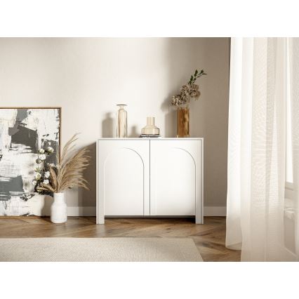 Valkoinen NIO-lipasto