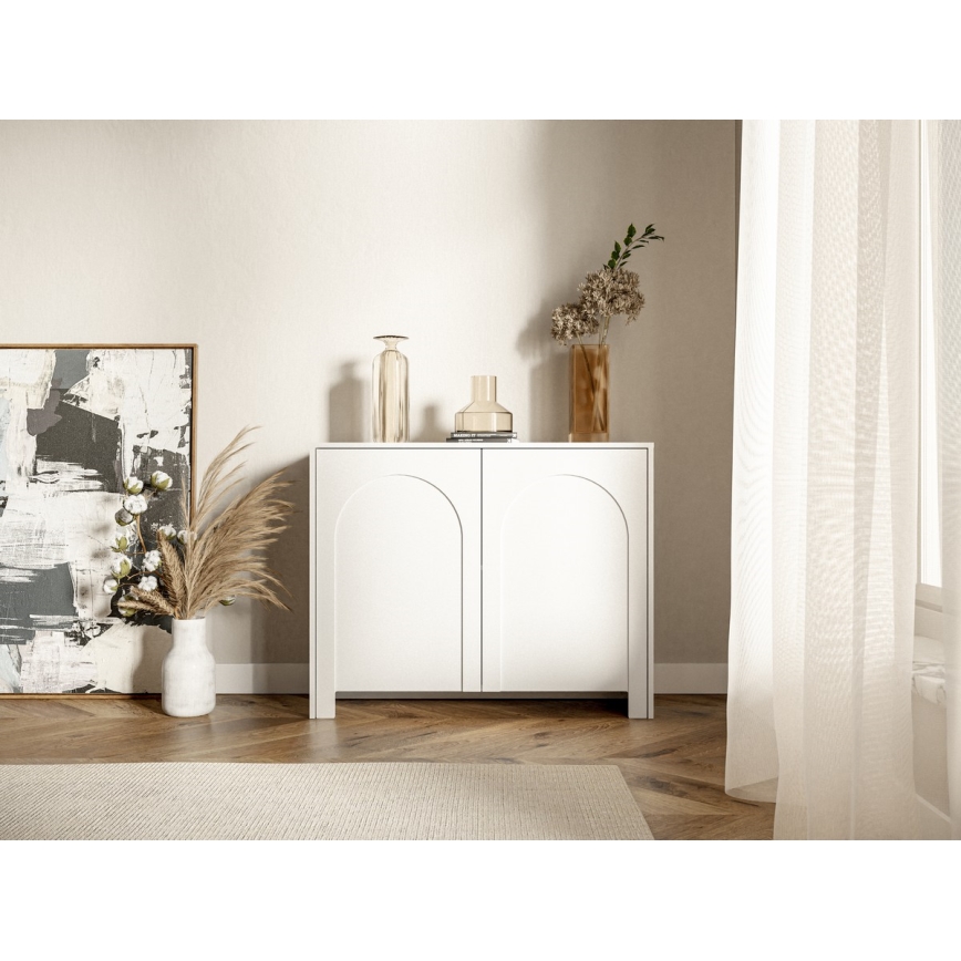 Valkoinen NIO-lipasto