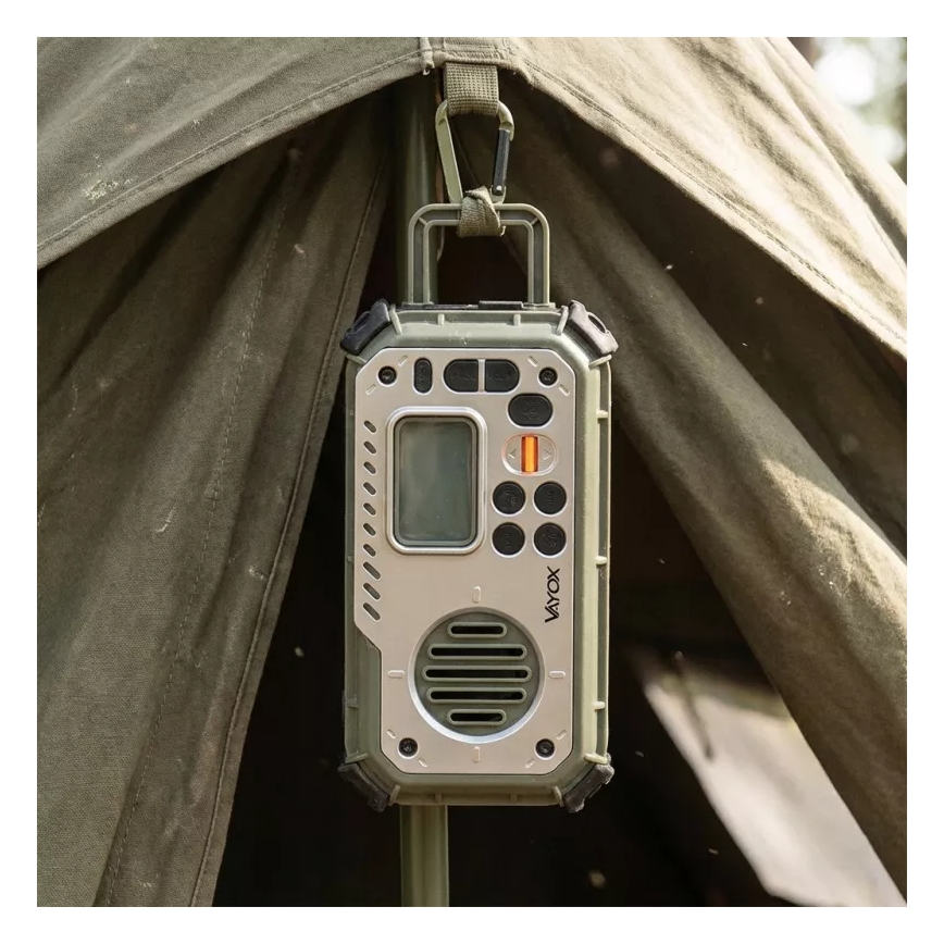 Retkiradio käsikampilla, aurinkopaneelilla ja LED-taskulampulla, jossa virtapankkitoiminto 5V/3xAAA/2000 mAh, IPX4, vihreä