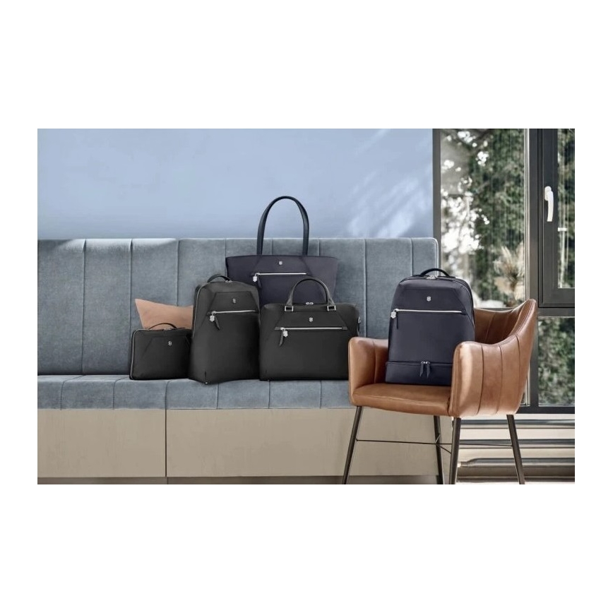 Victorinox - Kosmetiikkalaukku Victoria Signature Beauty 6 l musta