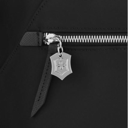 Victorinox - Reppu Victoria Signature Deluxe 18 l musta