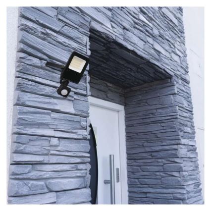 LED-valonheitin sensorilla VISIO LED/20W/230V 4000K IP65